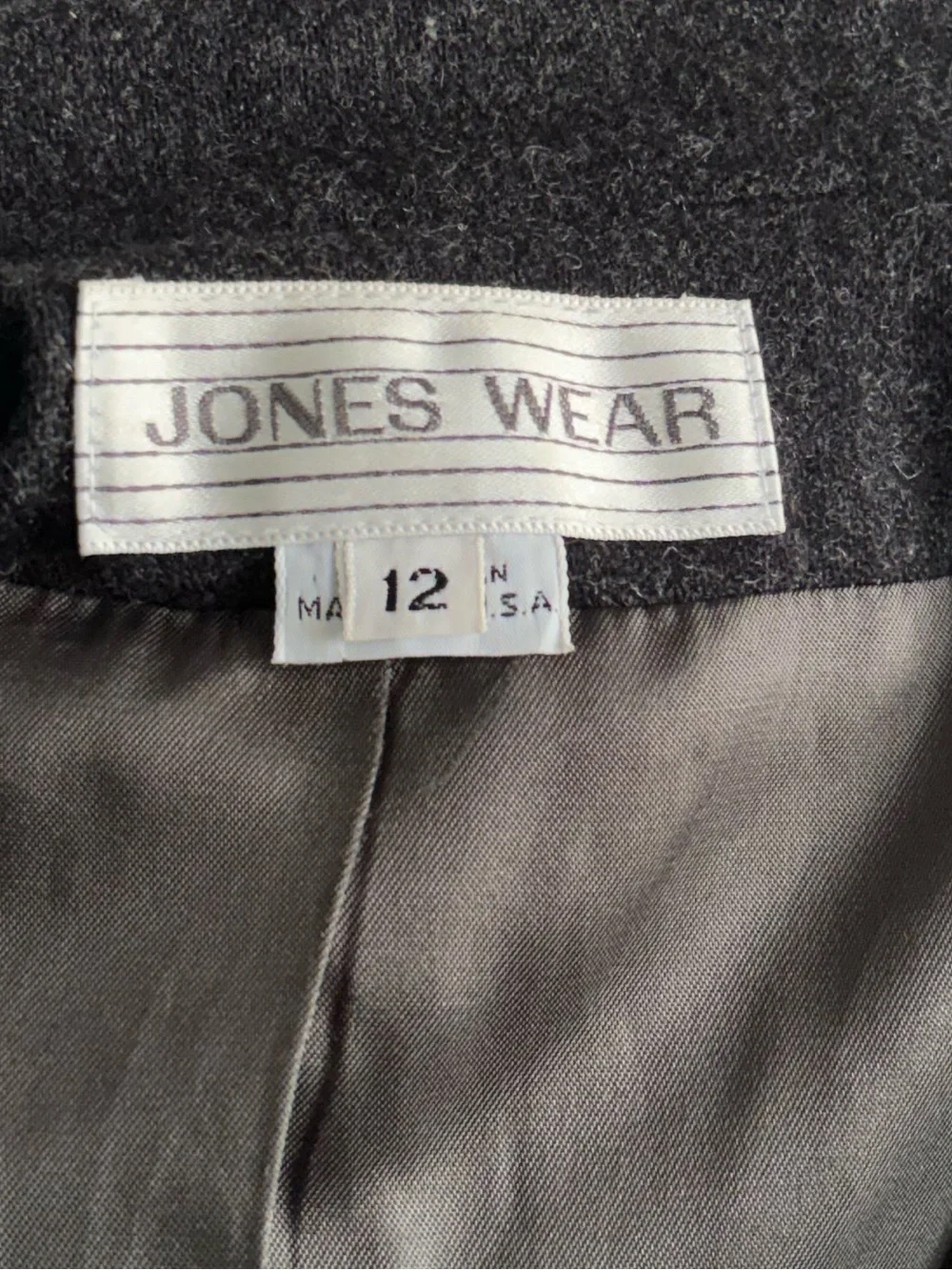 Jones Wear Vintage 100% Wool Blazer